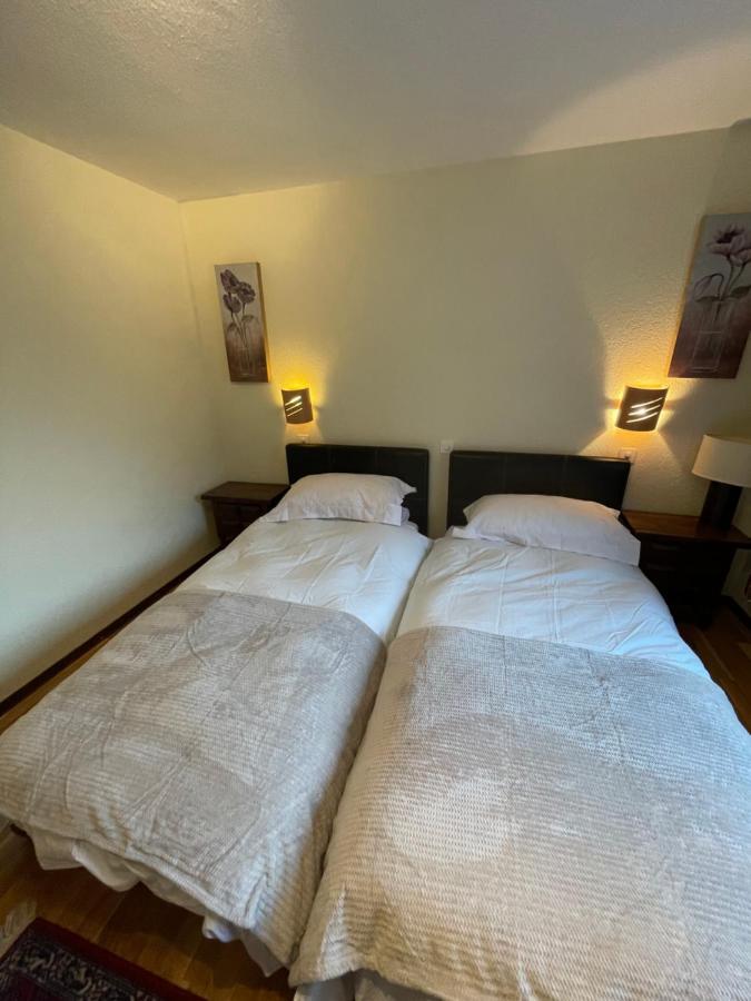 Modern Taesch Apartment With Free Parking Exterior photo