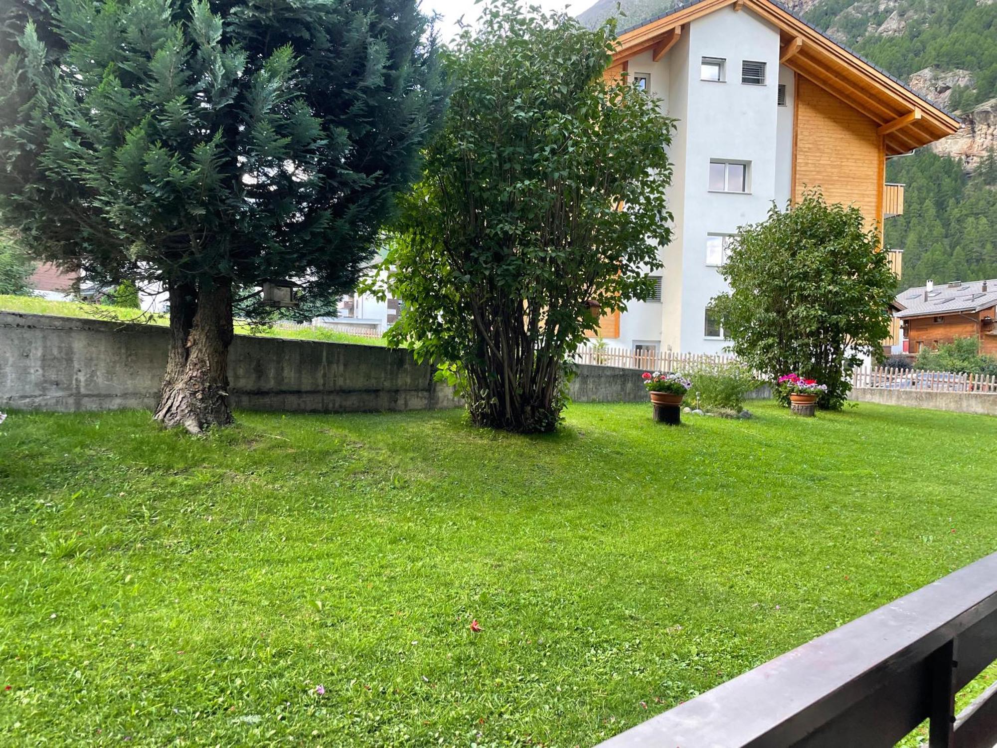 Modern Taesch Apartment With Free Parking Exterior photo