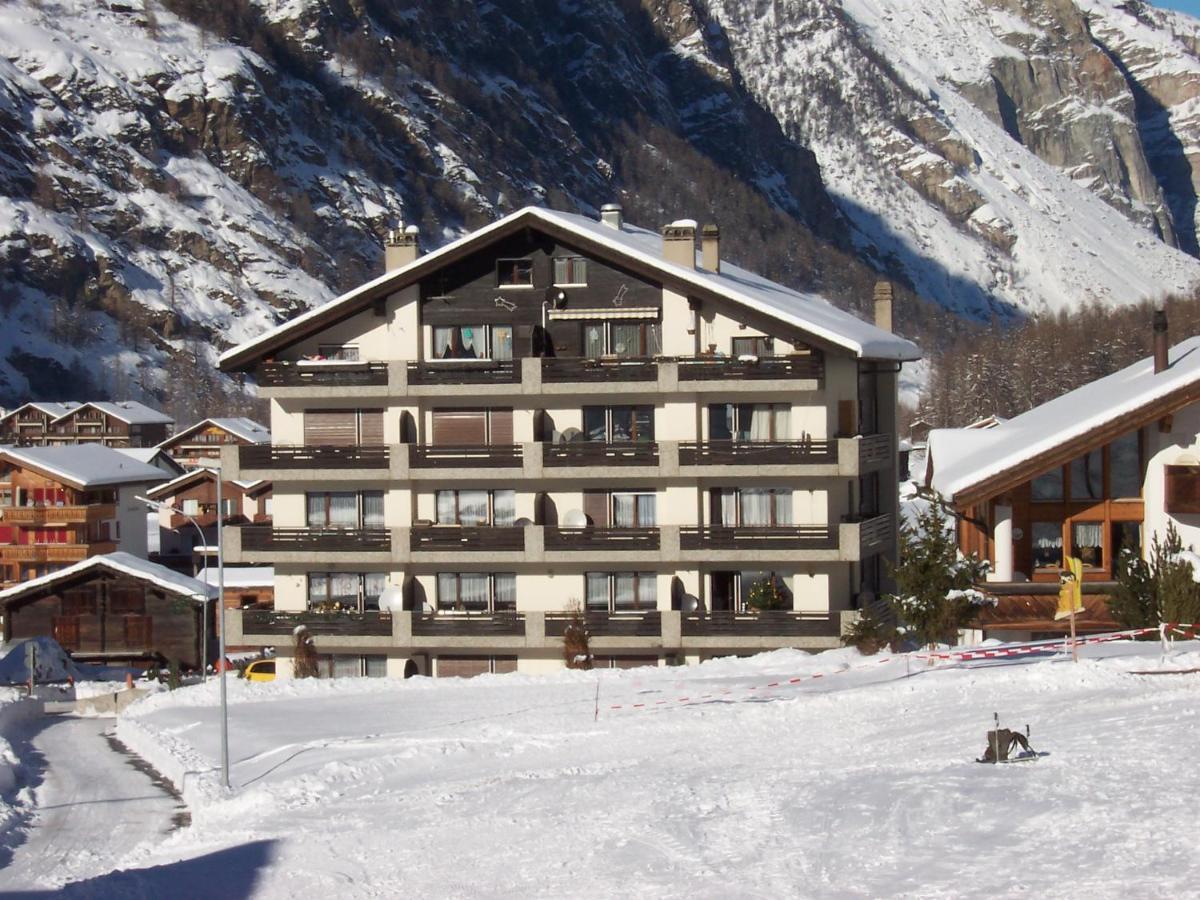 Modern Taesch Apartment With Free Parking Exterior photo