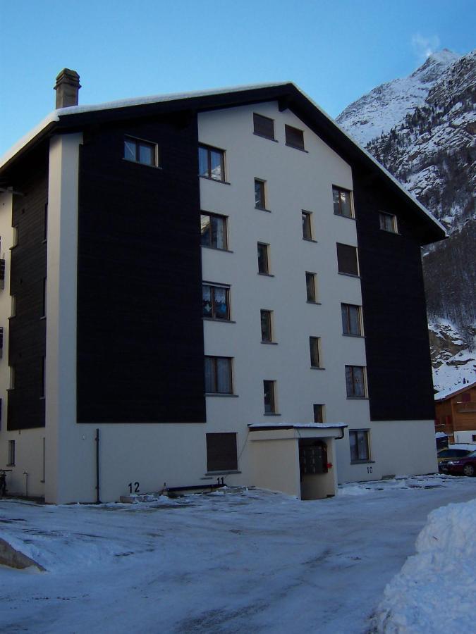 Modern Taesch Apartment With Free Parking Exterior photo