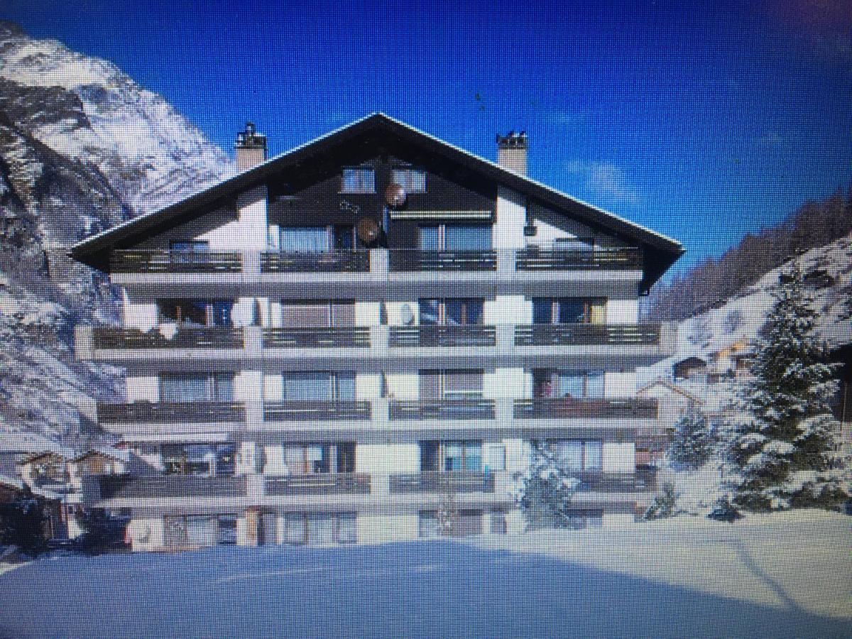 Modern Taesch Apartment With Free Parking Exterior photo