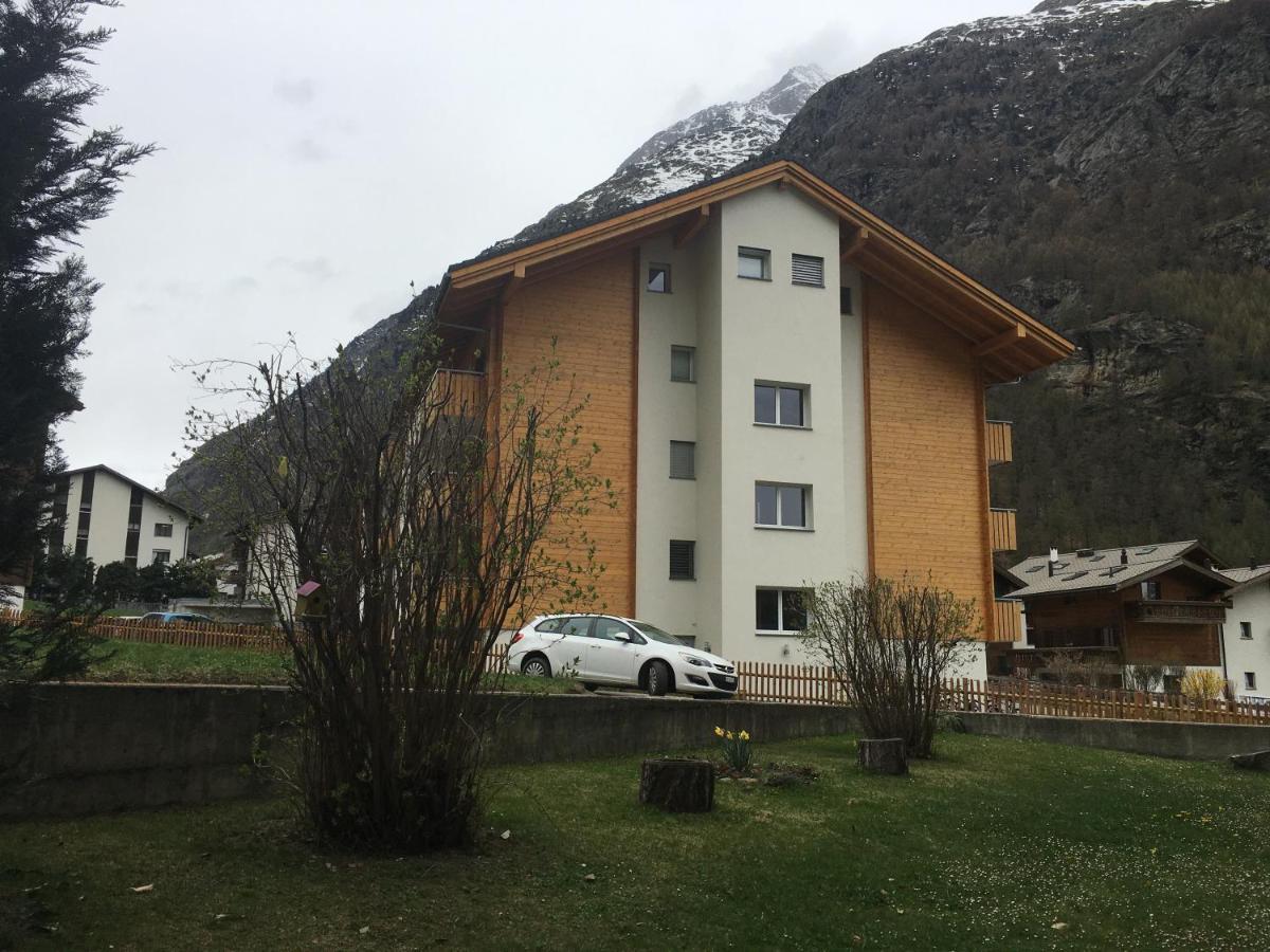 Modern Taesch Apartment With Free Parking Exterior photo